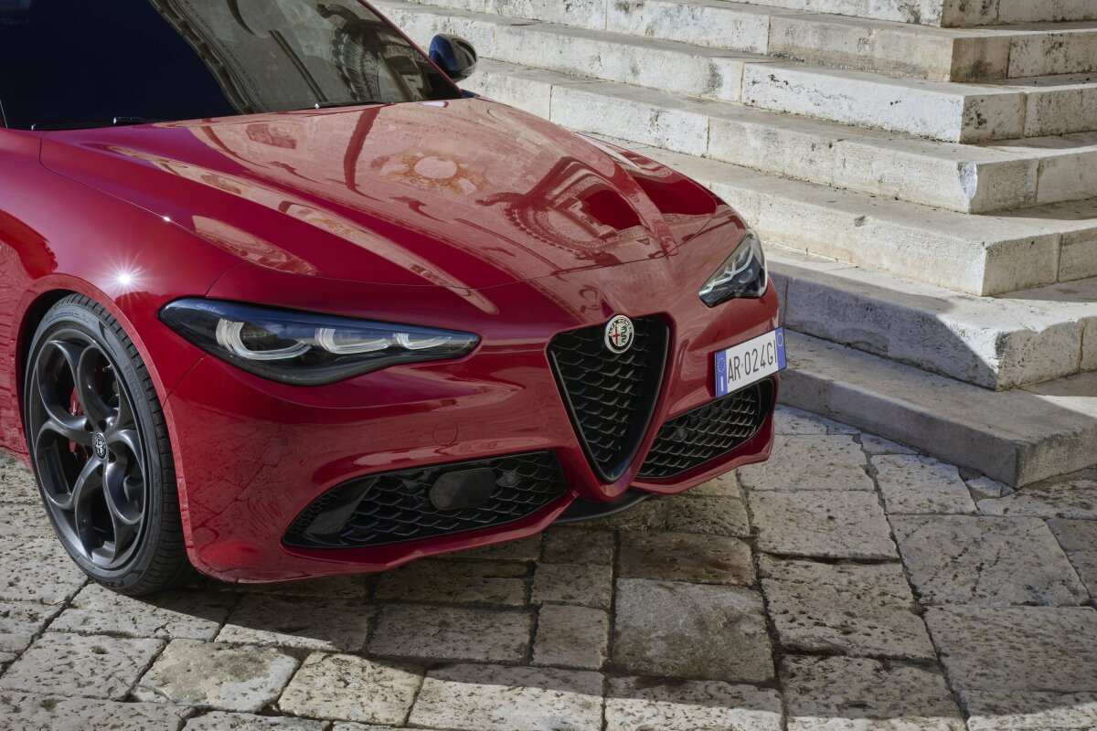 Car Thumbnail 5
